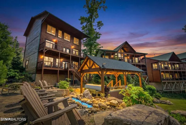 $1,250,000 | 1116 Greenbriar Village Lane, Gatlinburg, TN 37738