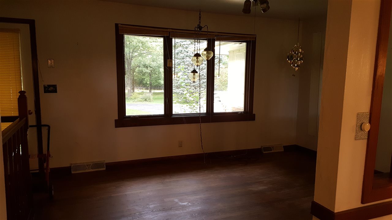 6363 Blackhawk Road Cherry Valley, IL 61016 - Photo 5 of 25 Gallery Image 5
