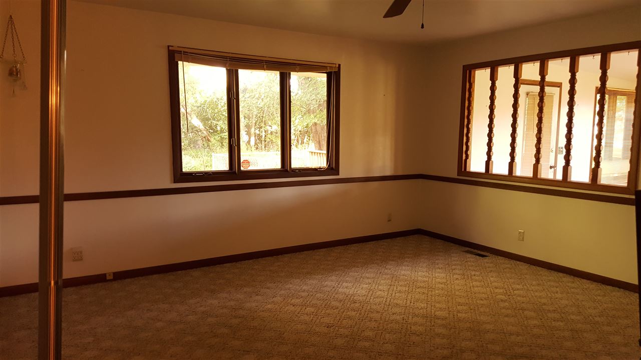 6363 Blackhawk Road Cherry Valley, IL 61016 - Photo 9 of 25 Gallery Image 9