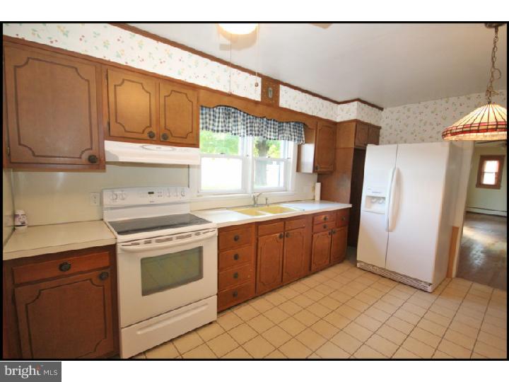 1948 Valley Road Pomeroy, PA 19365 - Photo 7 of 18 Kitchen