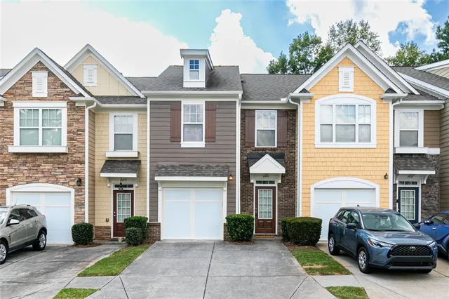 $319,000 | 2031 Lakeshore Overlook Drive, Kennesaw, GA 30152