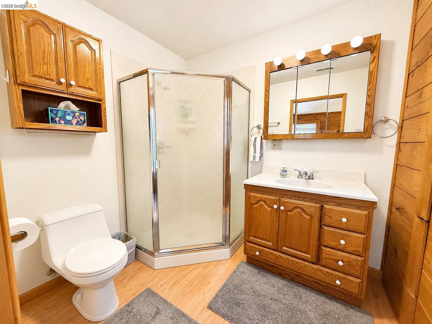 21181 Phoenix Lake Road Sonora, CA 95370 - Photo 27 of 34 Bathroom