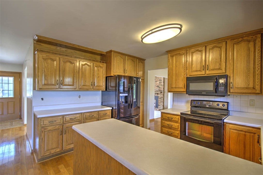 2130 Gary Court Decatur, IL 62526 - Photo 9 of 36 Gallery Image 9