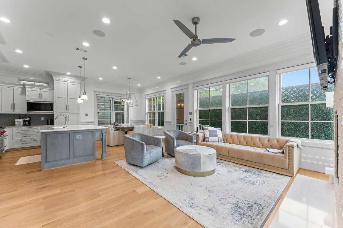 426 Marshall Street Houston, TX 77006 - Photo 13 of 44