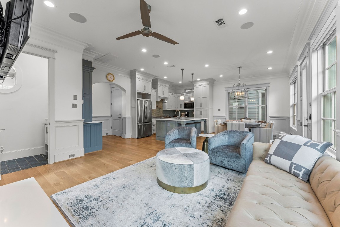 426 Marshall Street Houston, TX 77006 - Photo 14 of 44