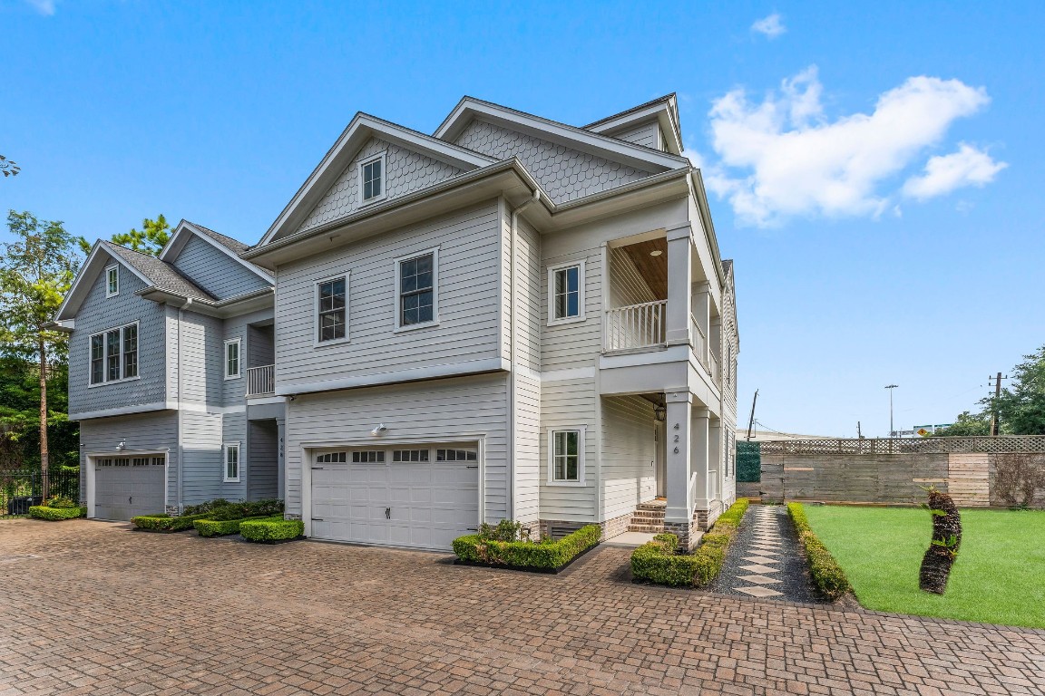 426 Marshall Street Houston, TX 77006 - Photo 3 of 44