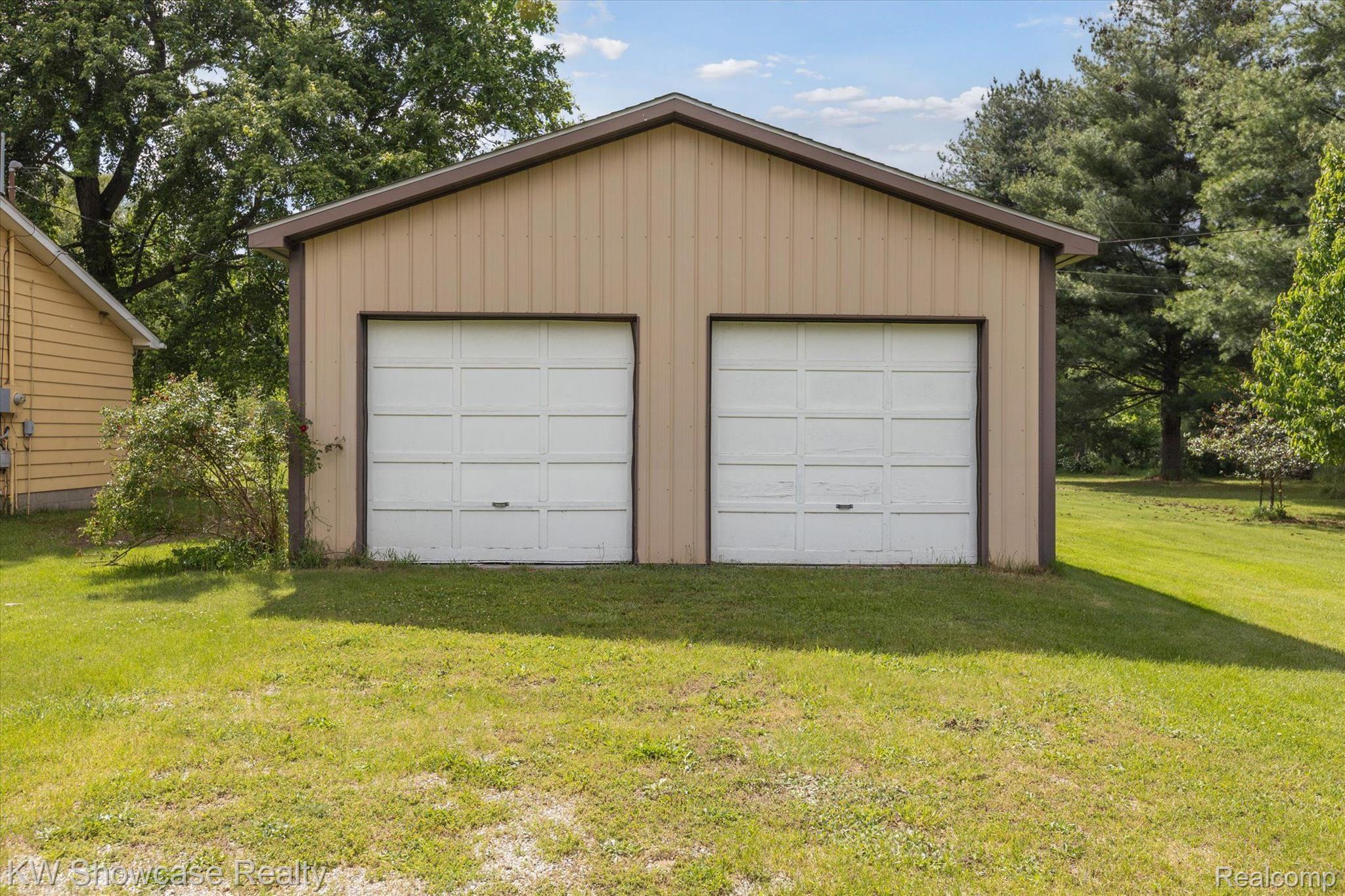 14353 North Bray Road Clio, MI 48420 - Photo 5 of 45 24x40 pole barn