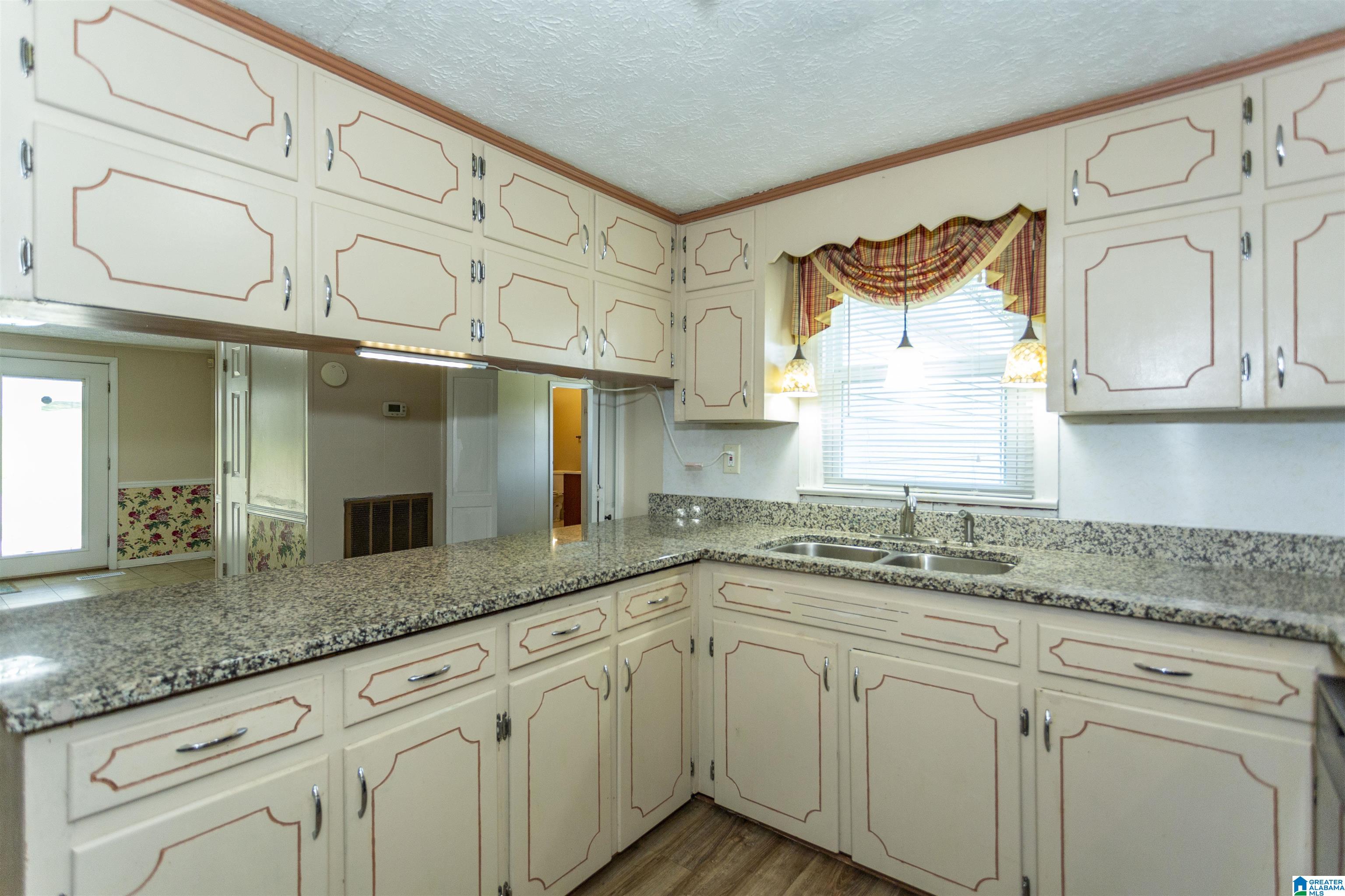 61 Idalia Road Talladega, AL 35160 - Photo 6 of 50