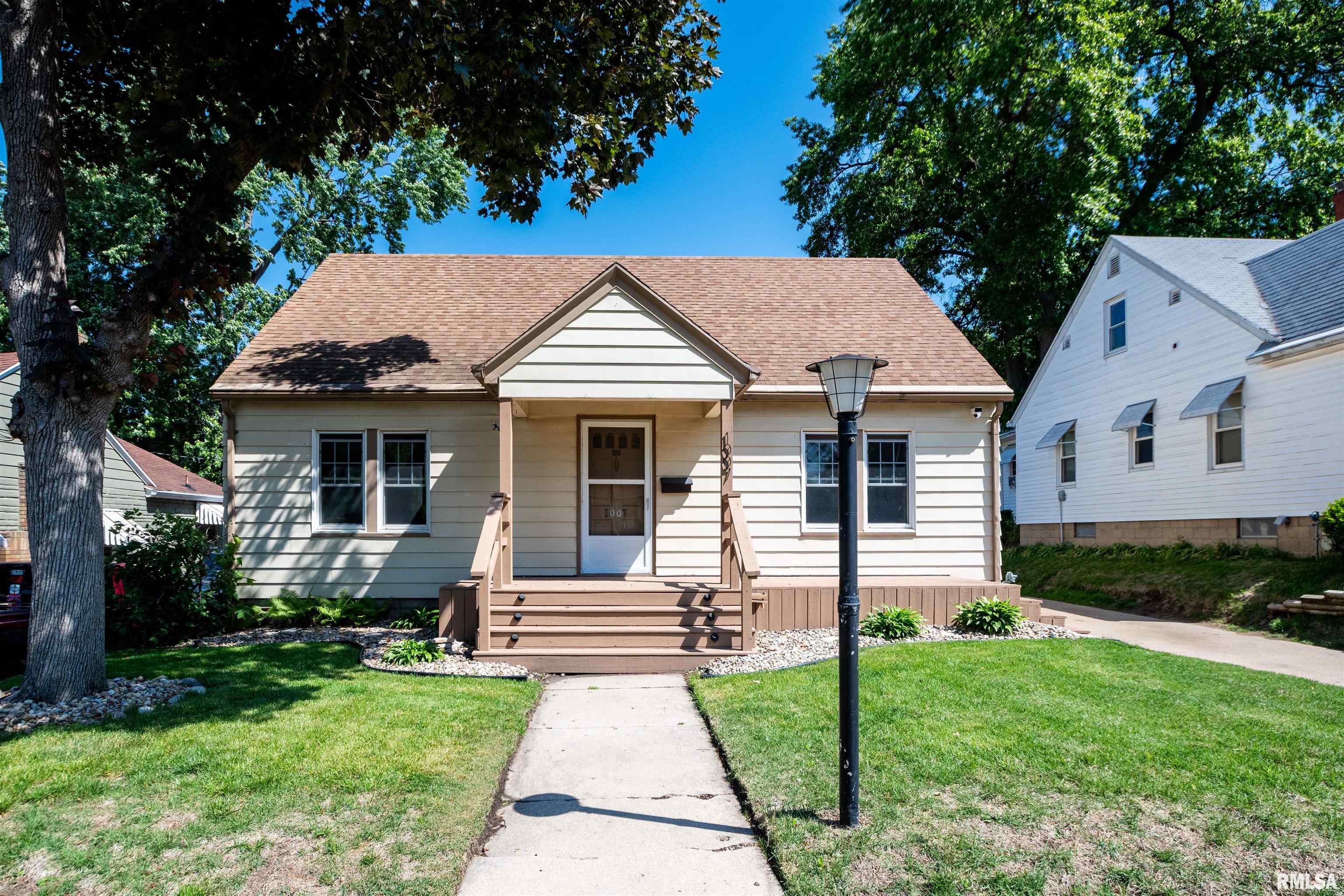 1007 Chestnut Street Pekin, IL 61554 - Photo 1 of 38