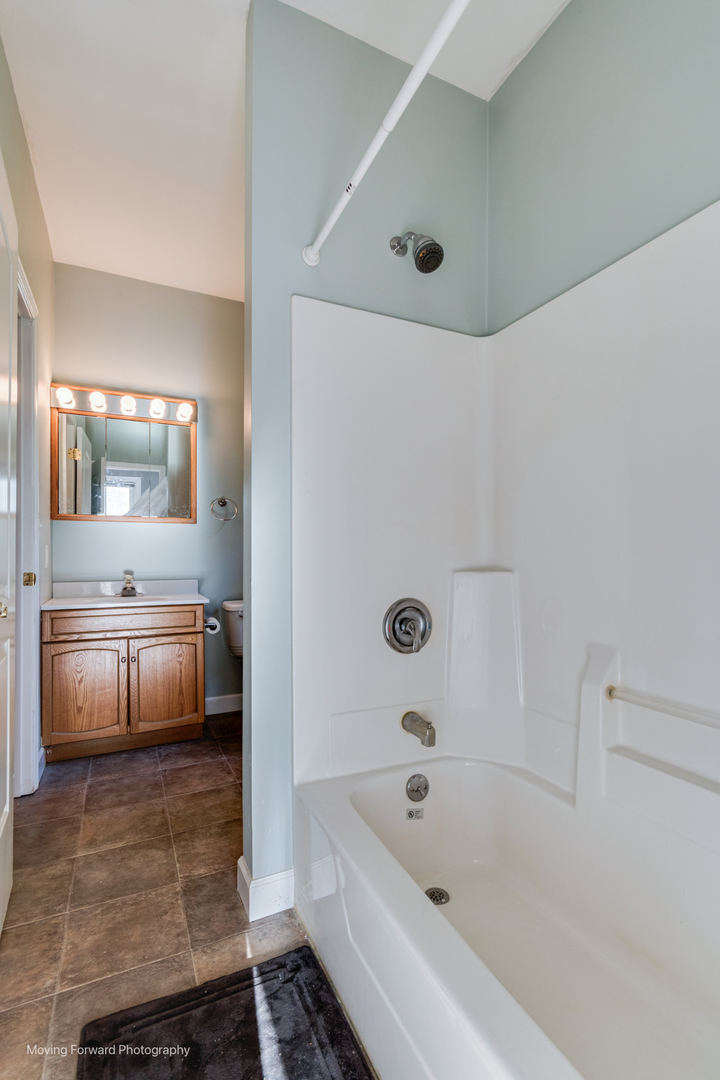 224 Charles Street Sycamore, IL 60178 - Photo 11 of 23