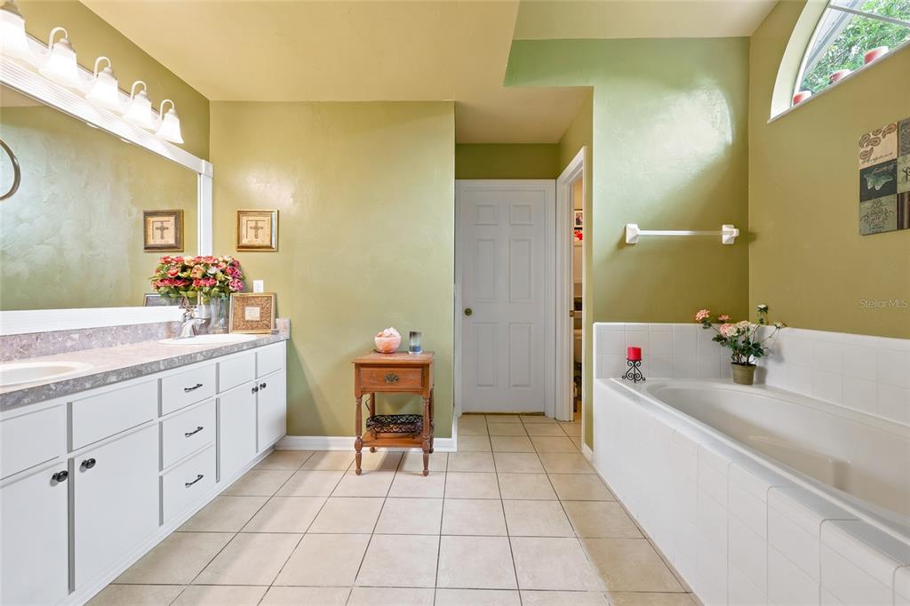 3052 Southwest 94th Street Gainesville, FL 32608 - Photo 18 of 35