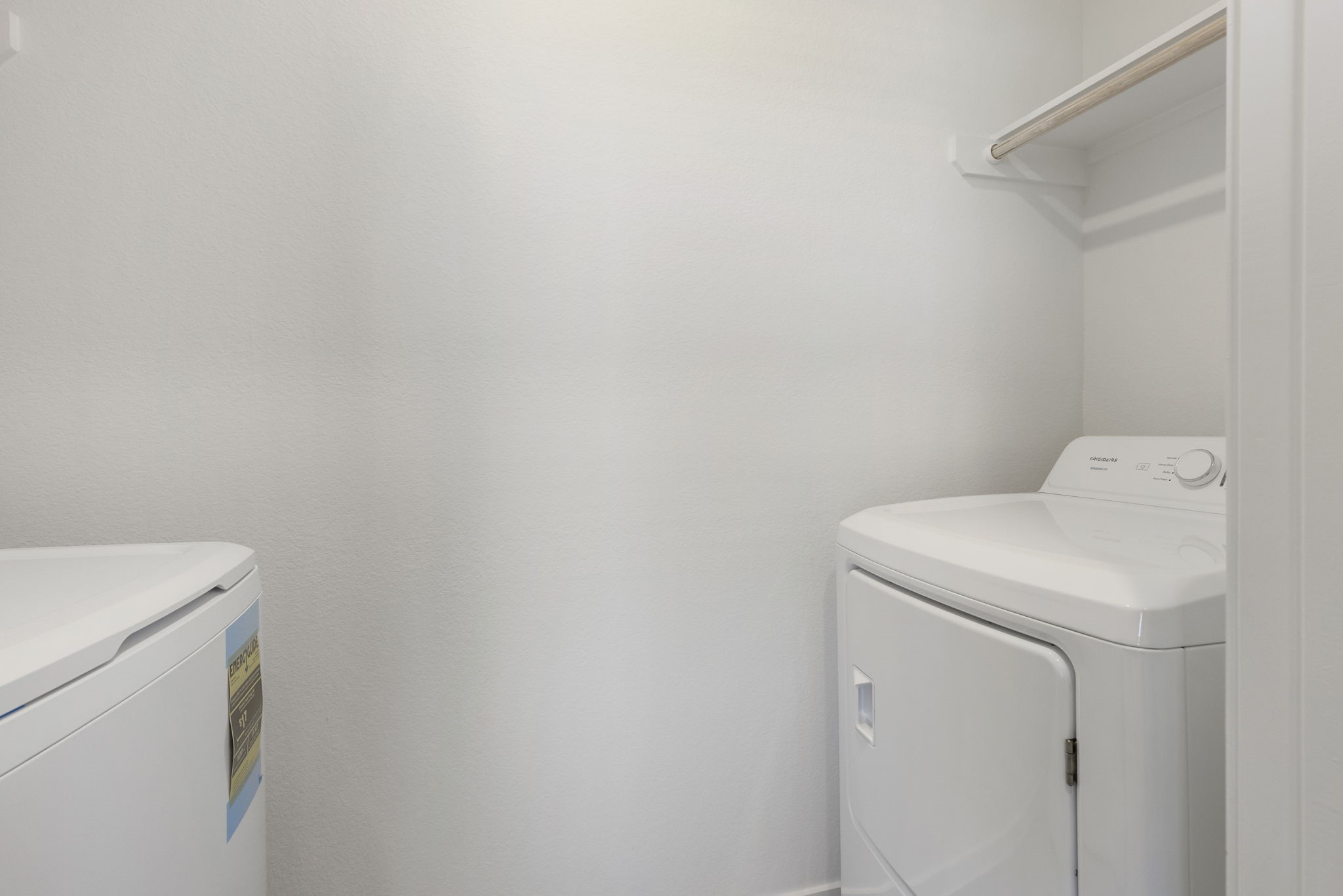 490 Southern Magnolia Way Magnolia, TX 77354 - Photo 20 of 25 a utility room with dryer and washer
