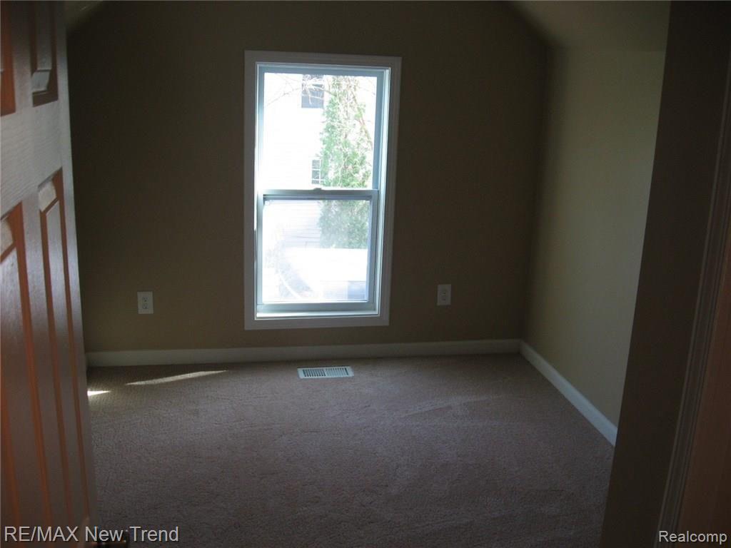 24170 Middlebelt Road New Boston, MI 48164 - Photo 23 of 30 3rd bedroom up