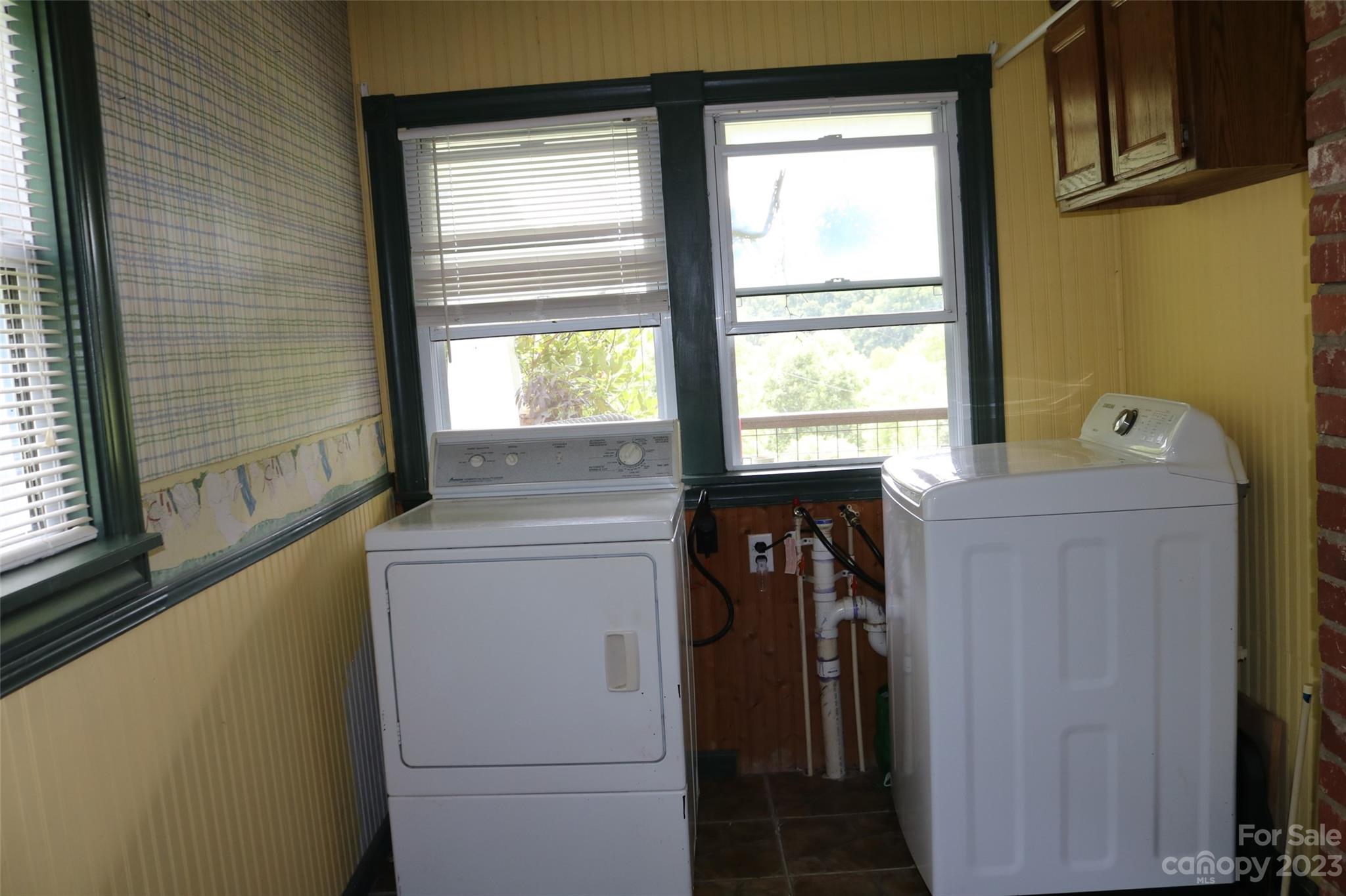 164 Rabbit Run Marshall, NC 28753 - Photo 17 of 27 a utility room with dryer and washer