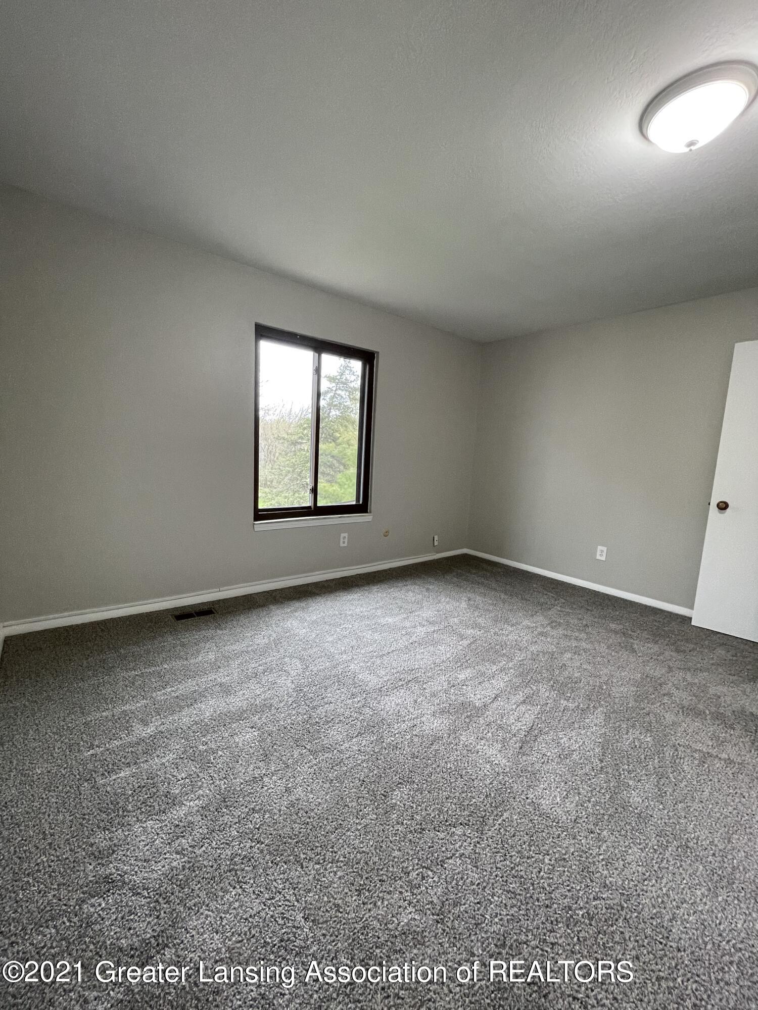 1738 Maple Ridge Road, Unit 80 Haslett, MI 48840 - Photo 14 of 17 IMG_2316
