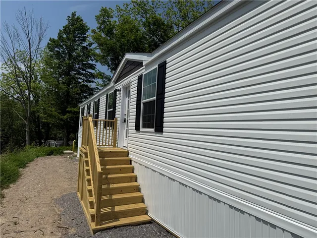 $114,900 | 5129 East Lake Road, Unit 1, Livonia, NY 14487