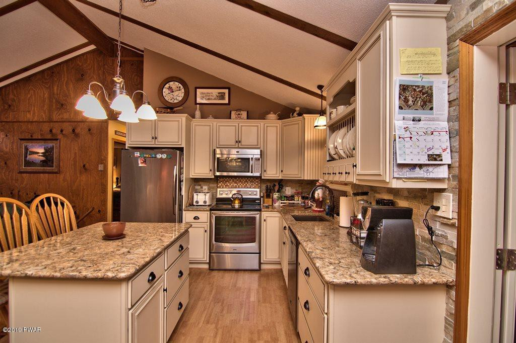 2019 Roamingwood Road Lake Ariel, PA 18436 - Photo 12 of 52 Stainless steel appliances