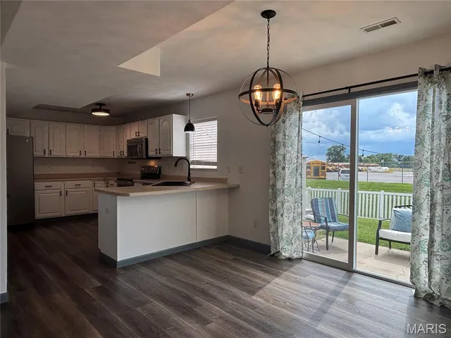 $215,000 | 227 Alamosa Drive, Freeburg, IL 62243