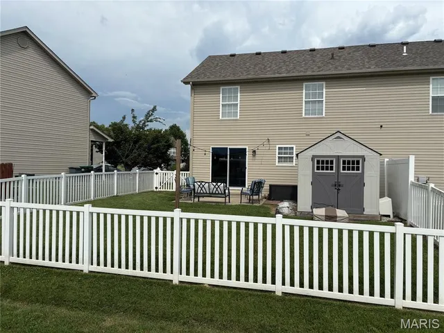 $215,000 | 227 Alamosa Drive, Freeburg, IL 62243