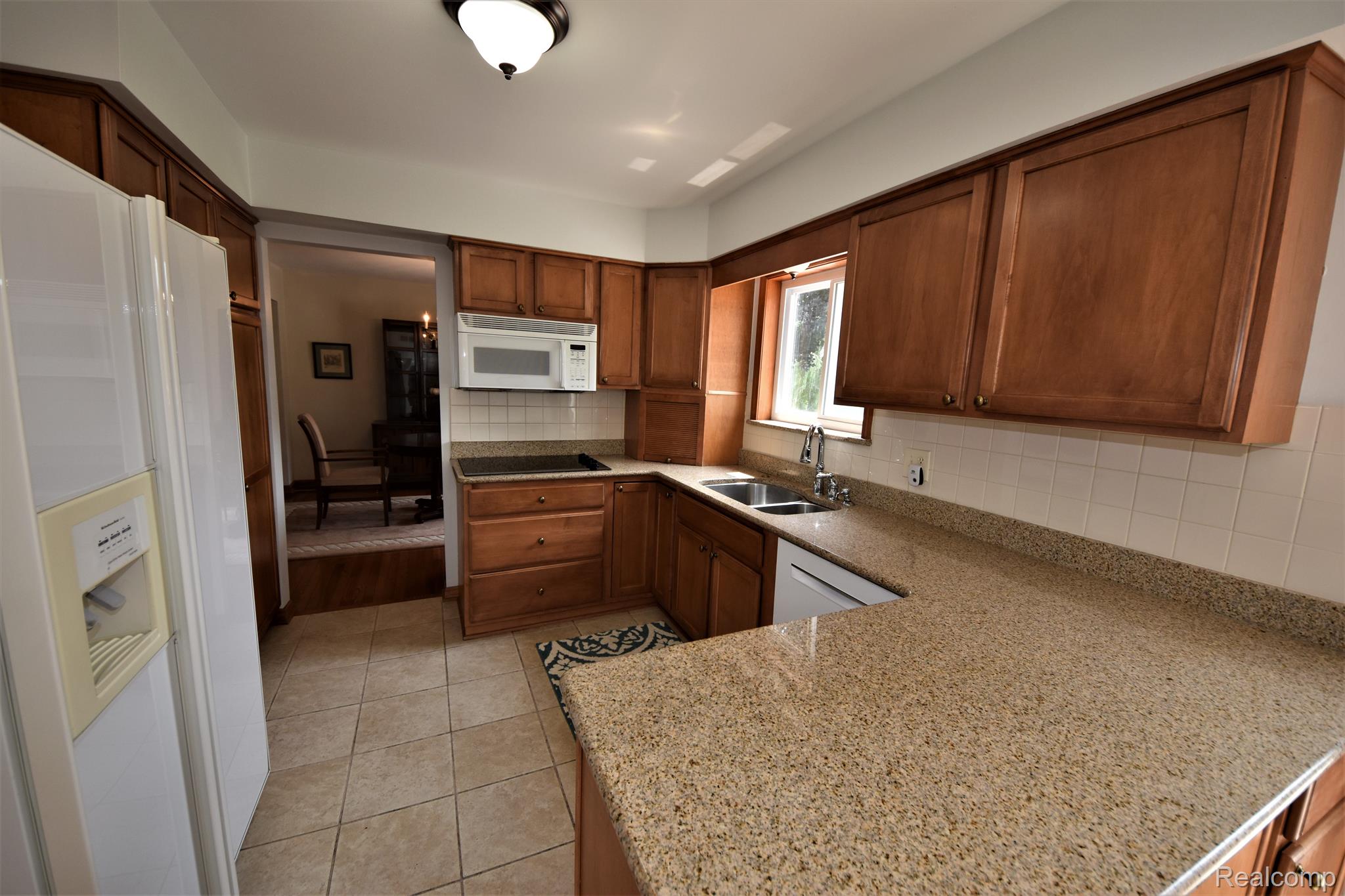 29679 High Valley Road Farmington, MI 48331 - Photo 7 of 31 kitchen