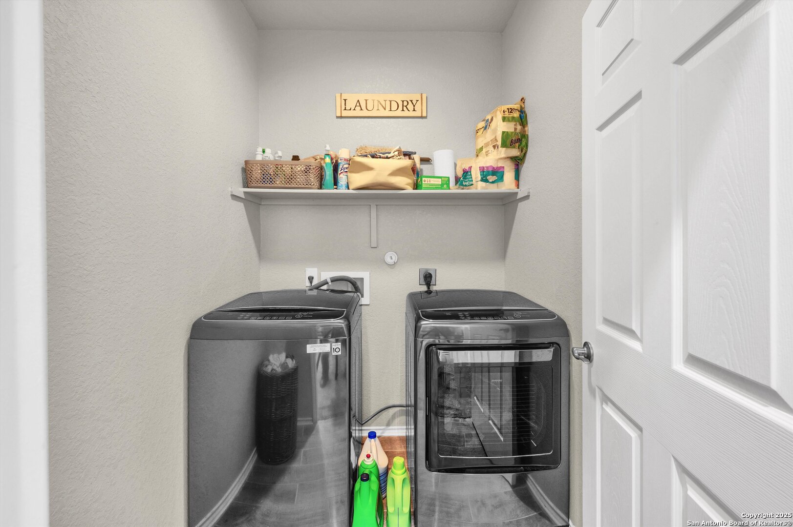 7235 Lunar Eclipse Converse, TX 78109 - Photo 23 of 29 a utility room with dryer and washer