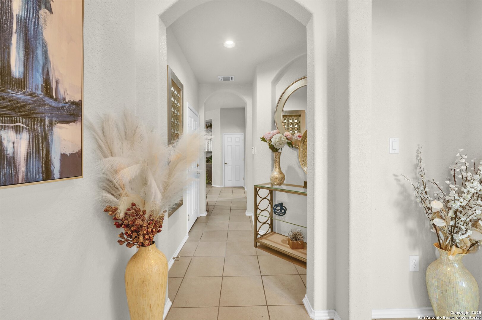 7235 Lunar Eclipse Converse, TX 78109 - Photo 3 of 29 en suite bathroom with shower