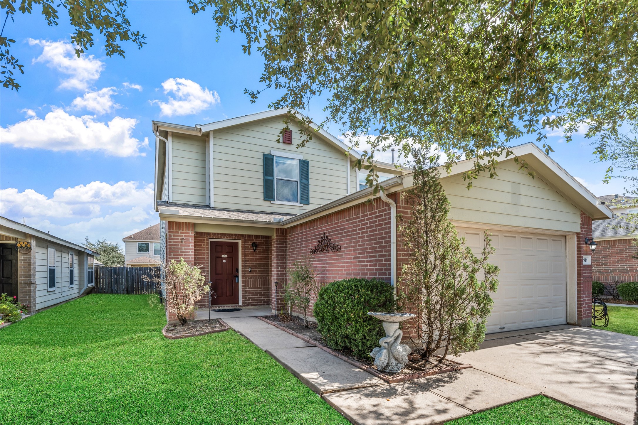 2914 Rustling Chestnut Street Spring, TX 77389 - Photo 2 of 35 Gallery Image 2