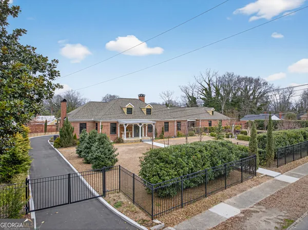 $879,900 | 168 Park Avenue, Winder, GA 30680