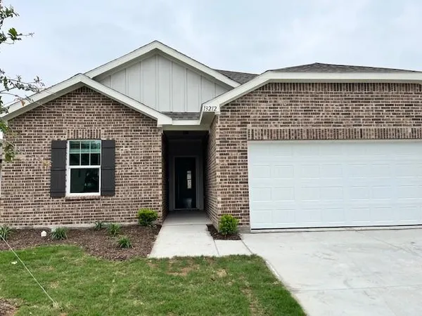 $2,195 | 13212 Ridings Drive, Fort Worth, TX 76052