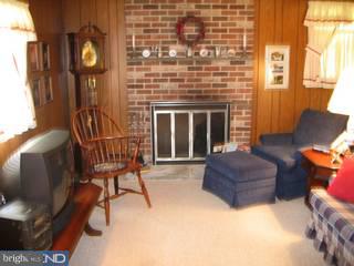 309 Lyster Road Oreland, PA 19075 - Photo 3 of 6 Gallery Image 3