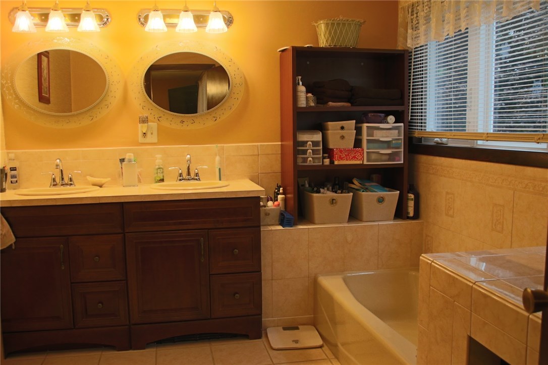 435 Cowesett Road Warwick, RI 02886 - Photo 17 of 37