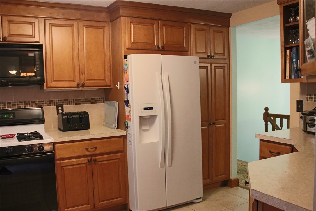 435 Cowesett Road Warwick, RI 02886 - Photo 5 of 37