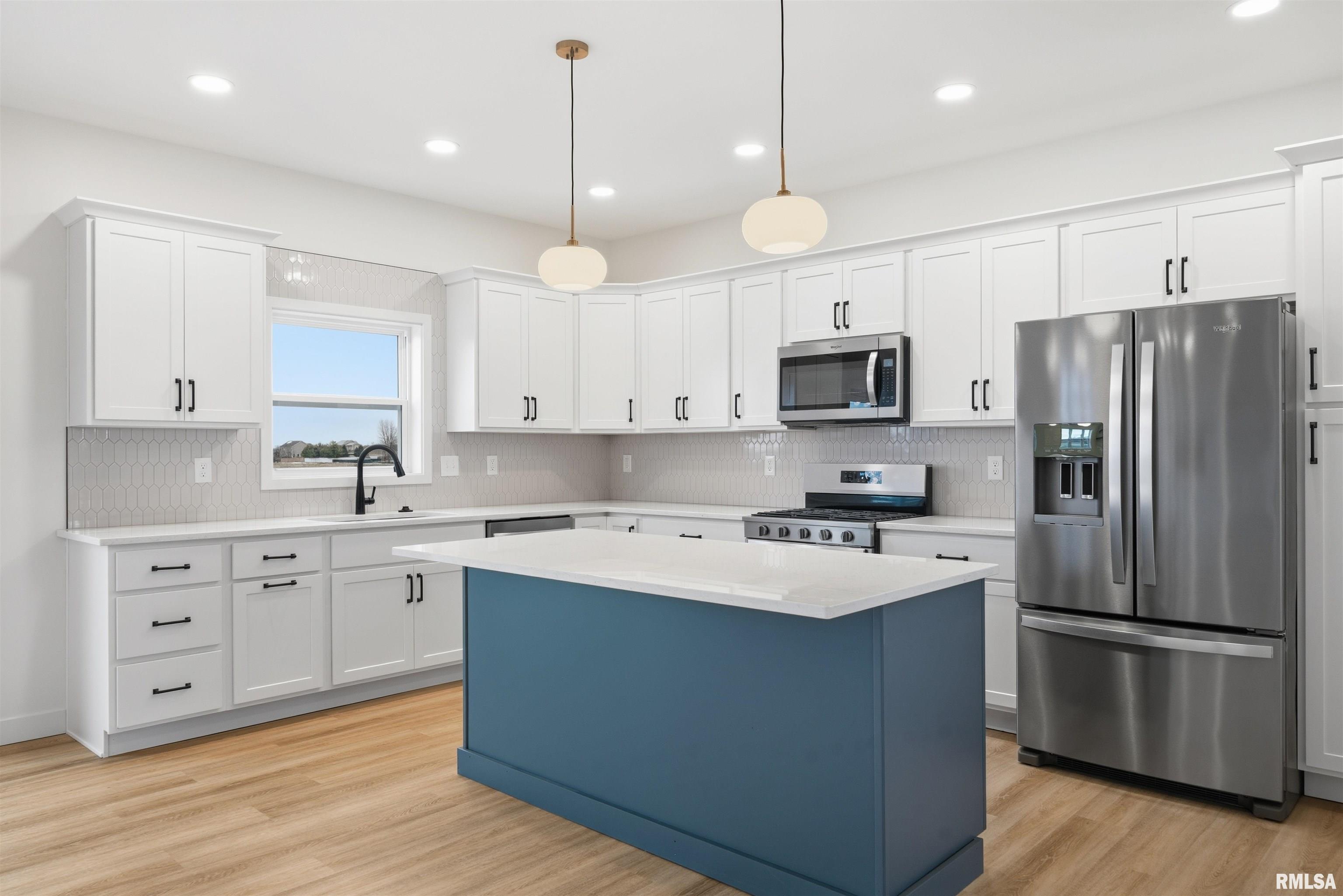1617 Rustic Oak Drive Washington, IL 61571 - Photo 14 of 54