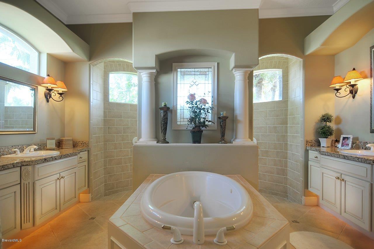 400 Rio Villa Boulevard Indialantic, FL 32903 - Photo 9 of 12 Master Bath