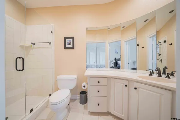 a view of a storage & utility room