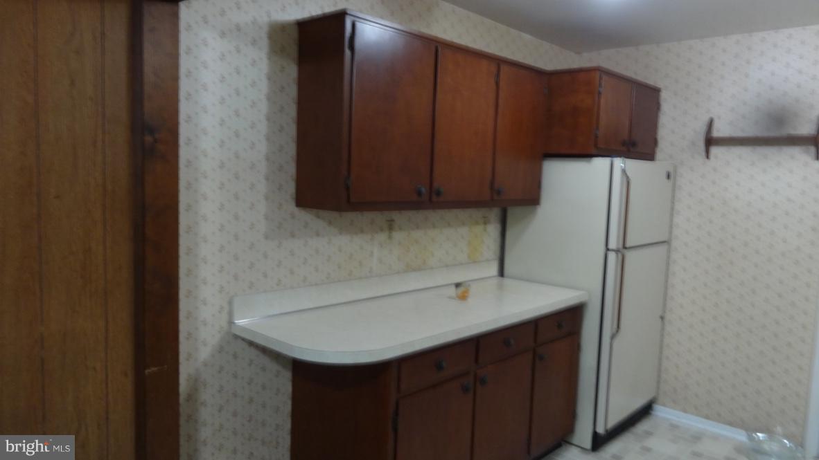5845 Oakland Road Baltimore, MD 21227 - Photo 9 of 26 Kitchen