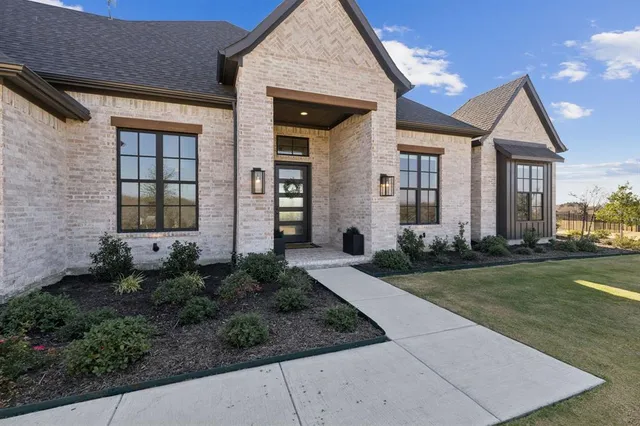 $899,000 | 115 Knoll Trail, Gunter, TX 75058