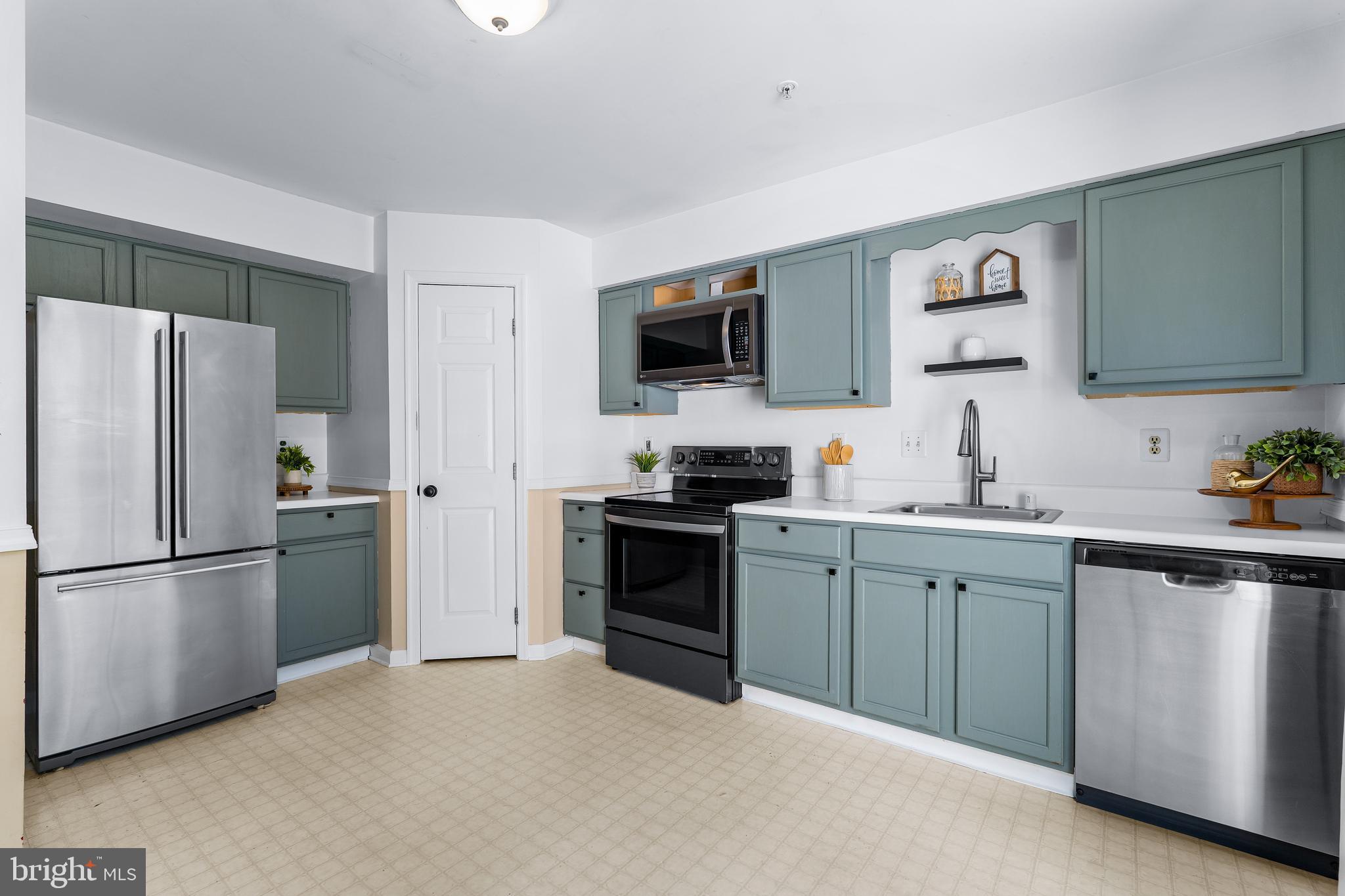 81 Starboard Court Perryville, MD 21903 - Photo 7 of 27 STAINLESS STEEL APPLIANCES