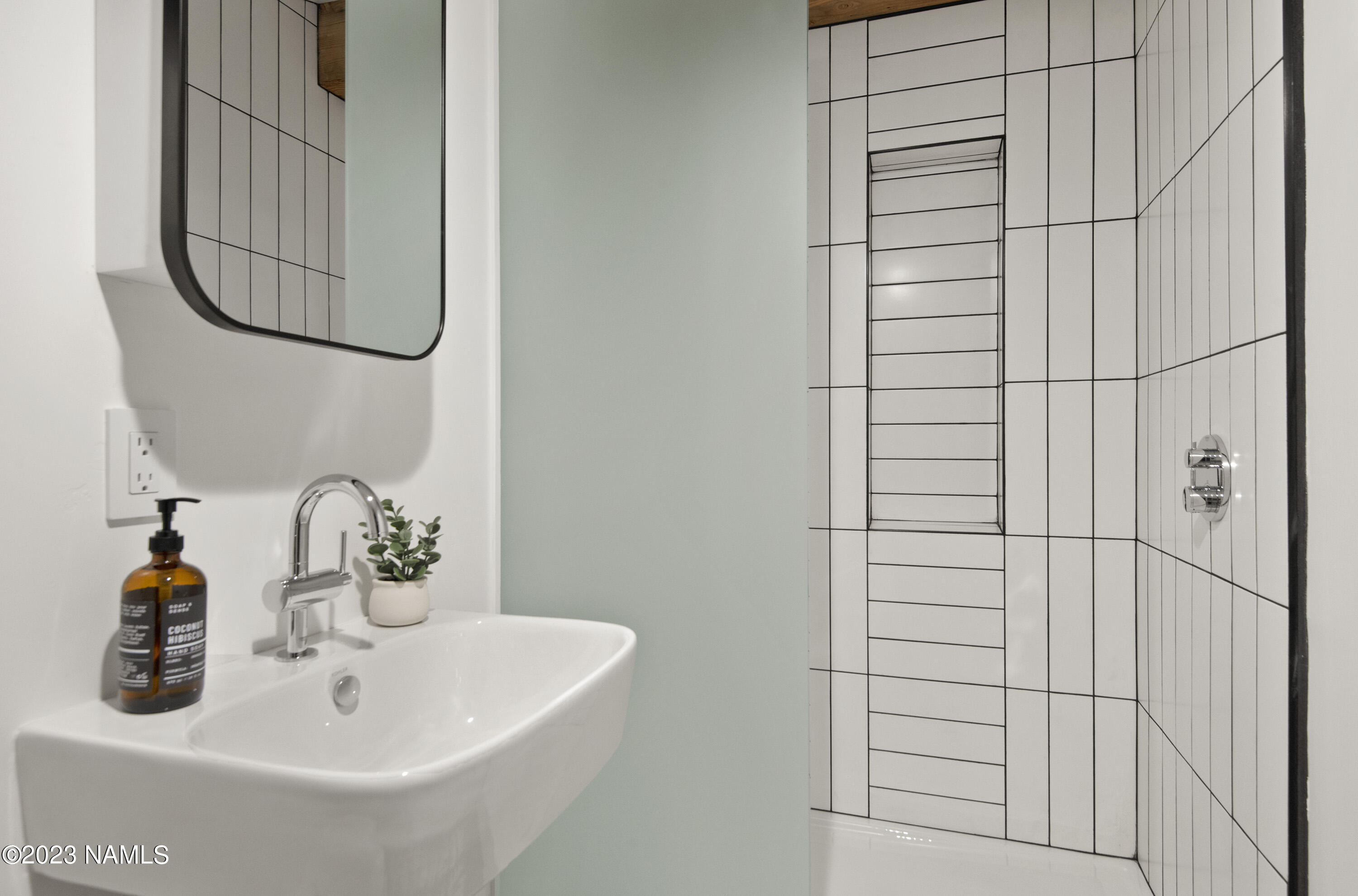 9390 North Snow Bowl Ranch Road Flagstaff, AZ 86001 - Photo 25 of 35 3:4 ensuite for Bedroom #4