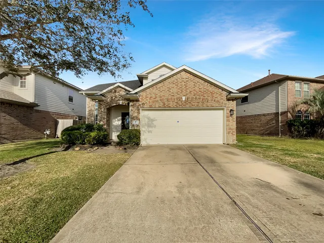 $305,000 | 7 Huntington Bend Drive, Manvel, TX 77578