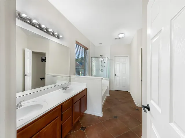 $305,000 | 7 Huntington Bend Drive, Manvel, TX 77578