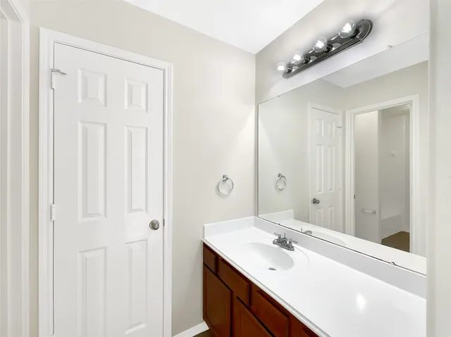 $305,000 | 7 Huntington Bend Drive, Manvel, TX 77578