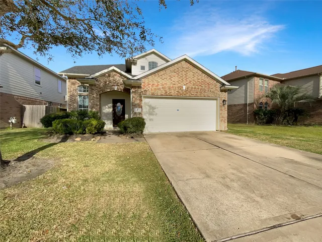 $305,000 | 7 Huntington Bend Drive, Manvel, TX 77578