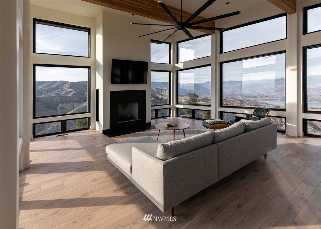 524 Hawks Ridge Road Chelan, WA 98816 - Photo 8 of 29 Gallery Image 8