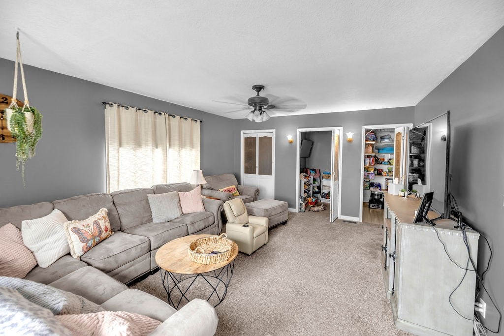 49 Ridge Ln Drive Decatur, IL 62521 - Photo 7 of 29 Gallery Image 7