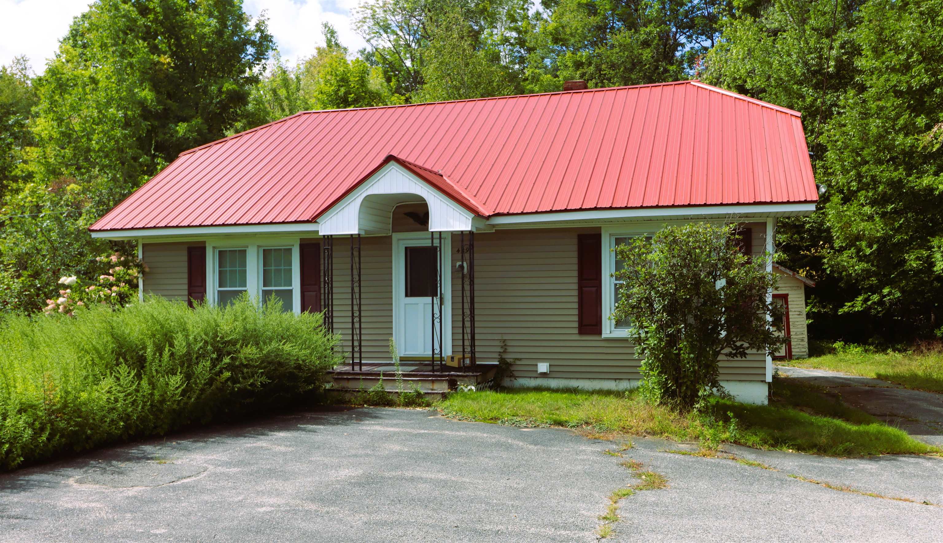 429 Main Street Gorham, NH 03581 - Photo 1 of 19 Gallery Image 1
