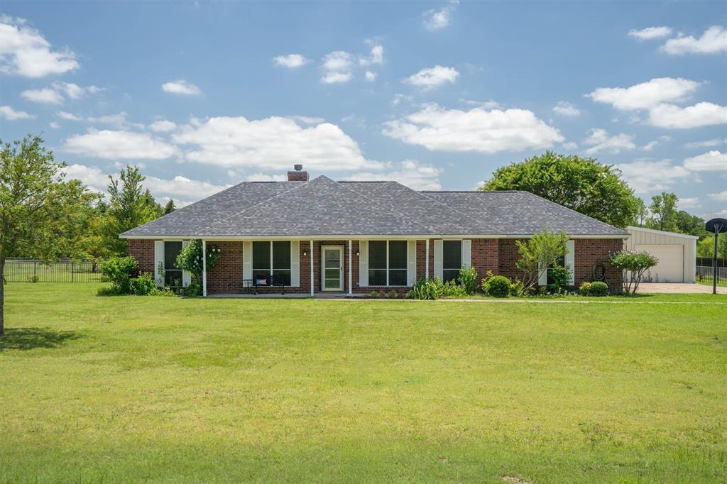 697 Meadowview Circle Van Alstyne, TX 75495 - Photo 1 of 25