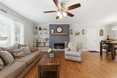 $385,000 | 306 West 114 Street, Kansas City, MO 64114