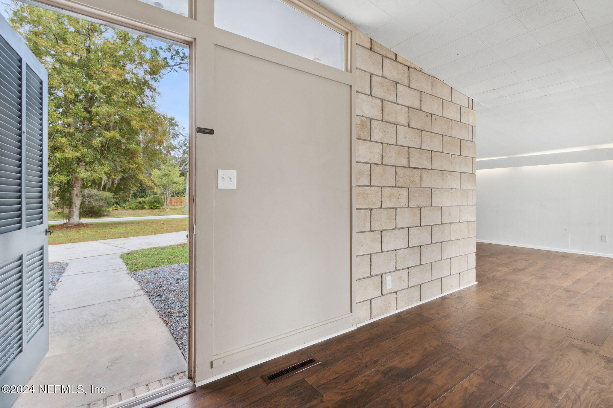 2770 Scott Circle Jacksonville, FL 32223 - Photo 7 of 33 a view of front door