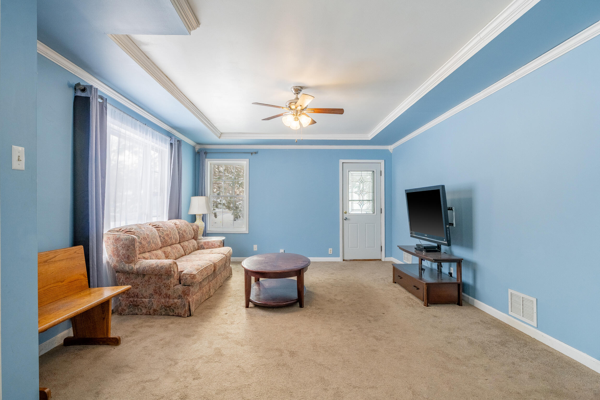 2321 Crest Road Gary, IN 46408 - Photo 6 of 22 a living room with furniture and a flat screen tv